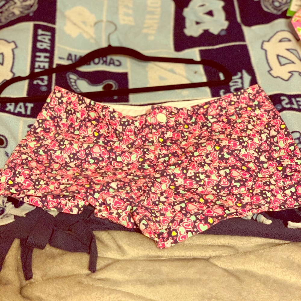 Size 6 NWOT Lilly Pulitzer Candy Heart Short